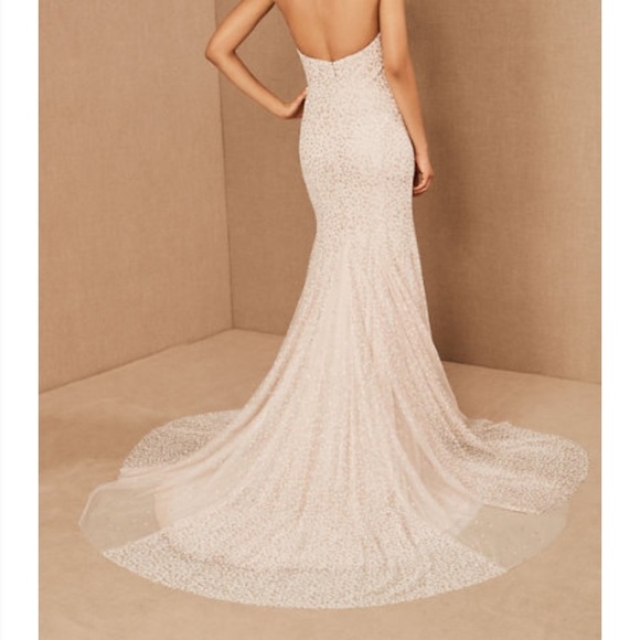 Wedding dress - Picture 3 of 9